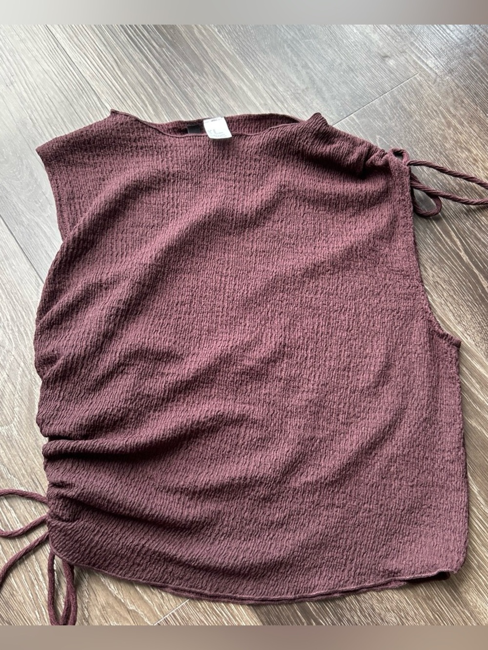 NWT H&M Sleeveless Burgundy Top